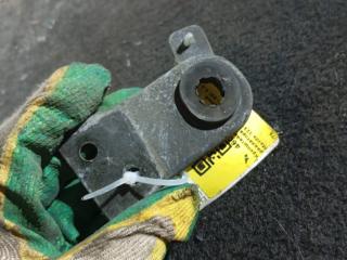 кронштейн радиатора Mazda 323 BJ [рестайлинг] (2000 - 2003), 2.0 л., TD