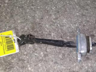 ограничитель открывания двери Hyundai i30 FD 2010