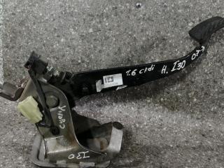 педаль Hyundai i30 FD 2010