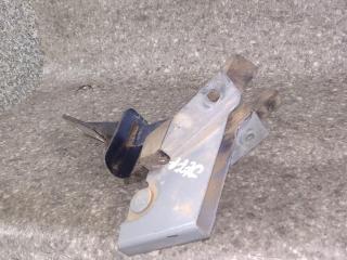 петля капота правая Jeep Cherokee XJ 1991